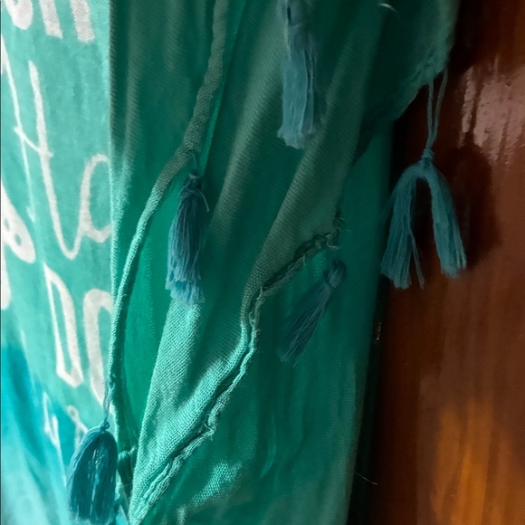 🦄 5/$10 - #105 - “Beach Hair Don't Care” Women's Top - Picture 5 of 5